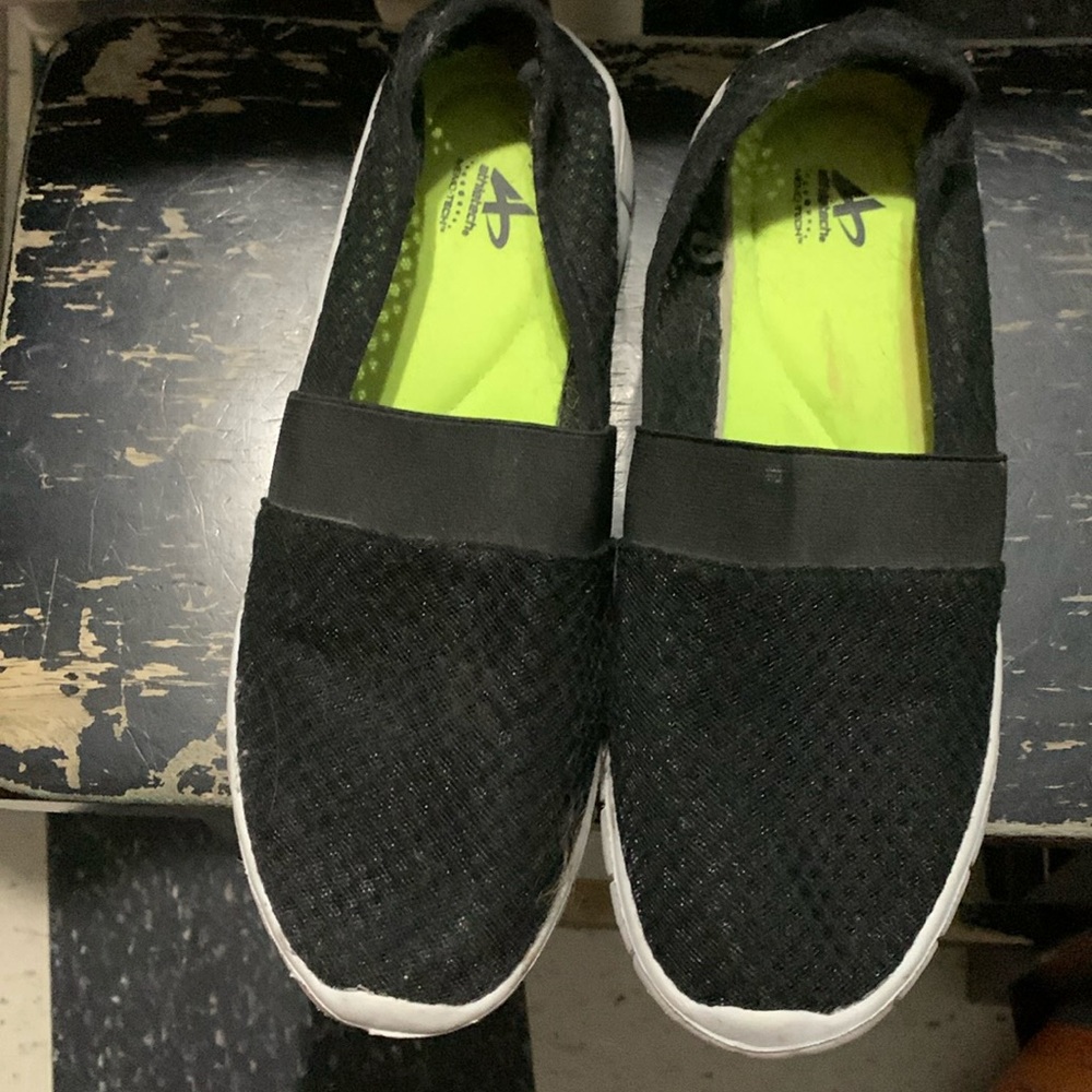 Woman’s Athletech slip ons